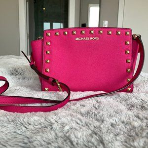 Michael Kors Pink Selma Studded Purse (Os)